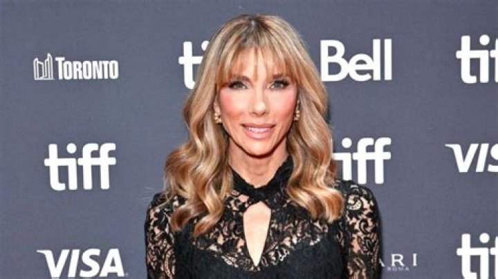 How much is Jennifer Flavin worth