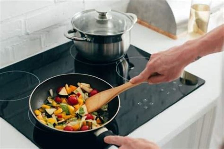 Is a gas or electric stove better